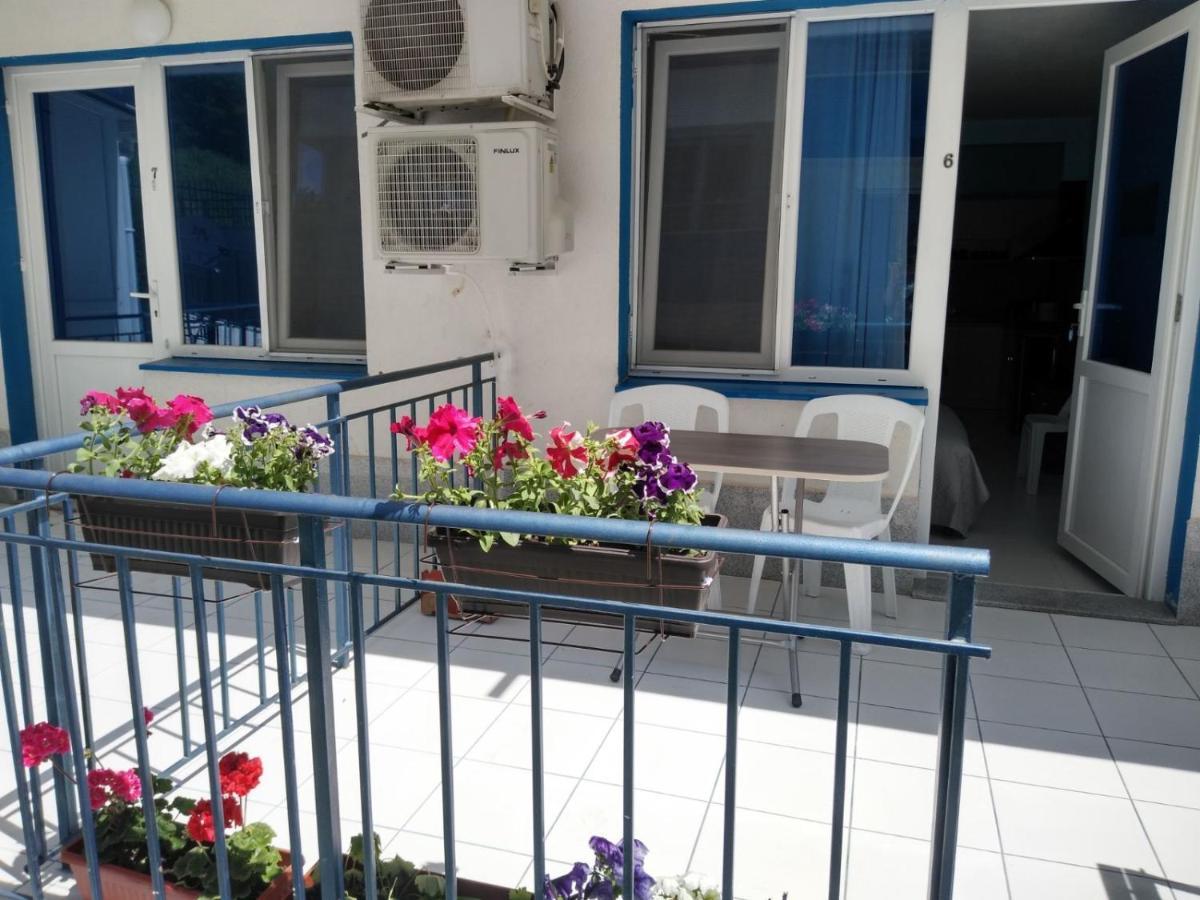 The Blue Studio - In A Complex Next To The Beach By Flаt Manаger Поморие Экстерьер фото